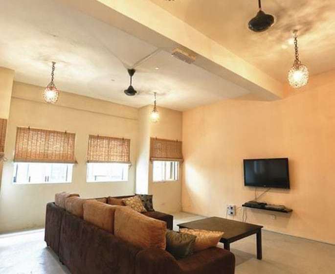 Harbourside Backpackers  Hostel