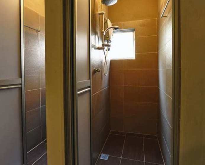 Harbourside Backpackers  Hostel