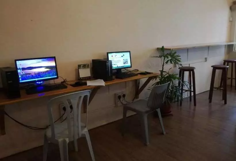 Harbourside Backpackers Hostel