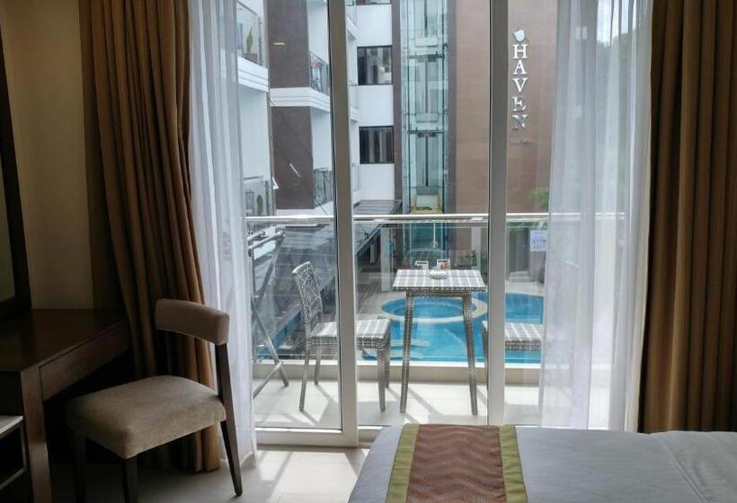 בית מלון כפרי Boracay Haven Suites