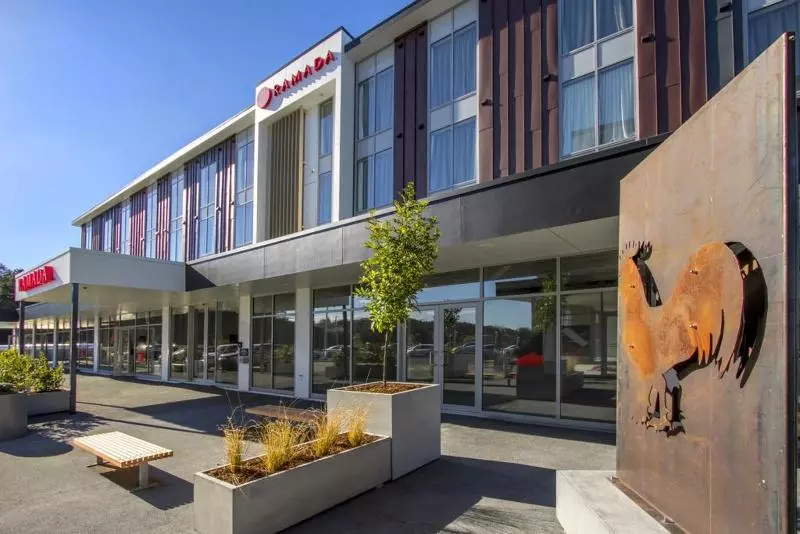 Hotelli Ramada Suites By Wyndham Albany