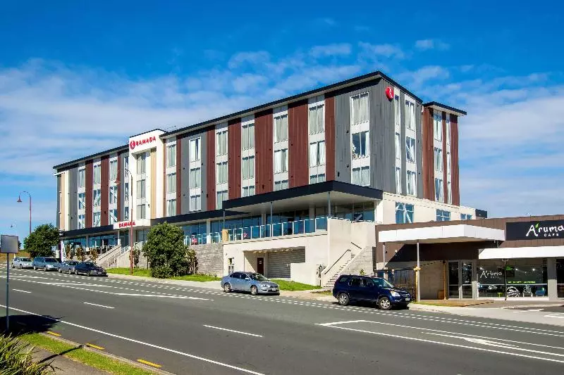 Hotelli Ramada Suites By Wyndham Albany
