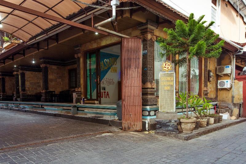 Отель Segara Sadhu Inn Kuta By Ecommerceloka