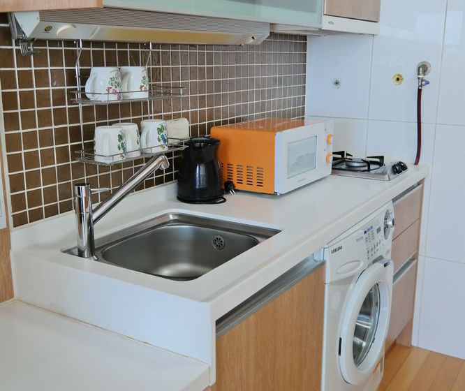 ペンション Crown House