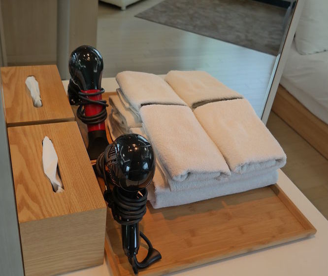 ペンション Crown House