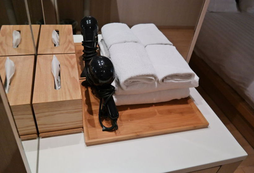 ペンション Crown House