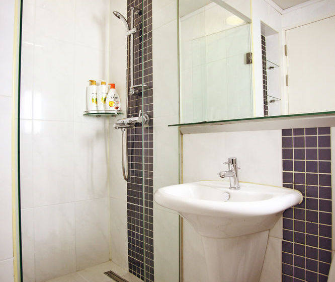 ペンション Crown House