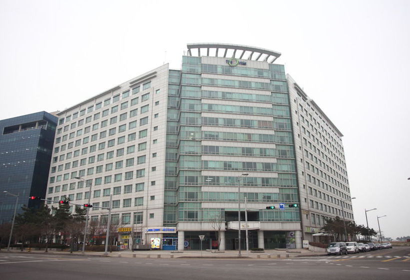 ペンション Crown House