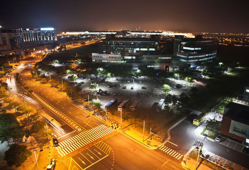 ペンション Crown House