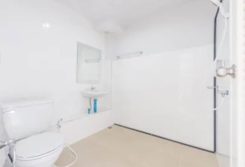 פנסיון Freesia Guesthouse Suvarnabhumi