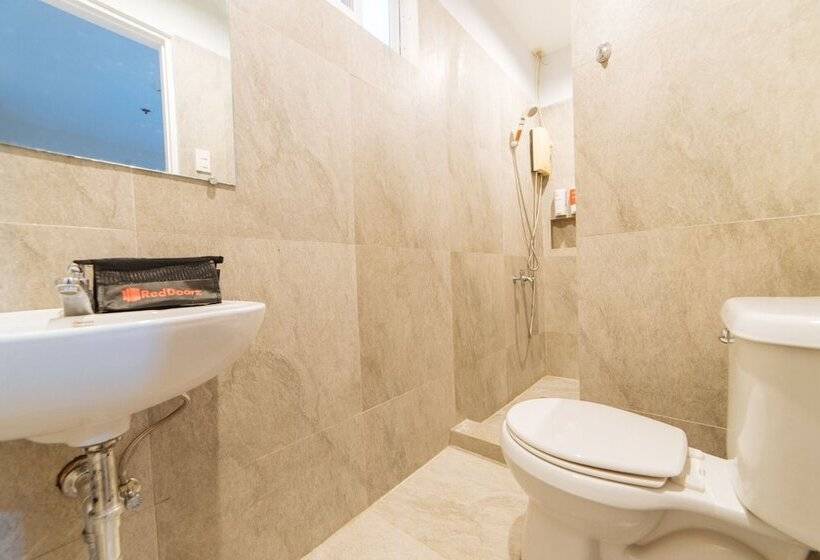 بنسيون Reddoorz @ Rosario Street Bacolod