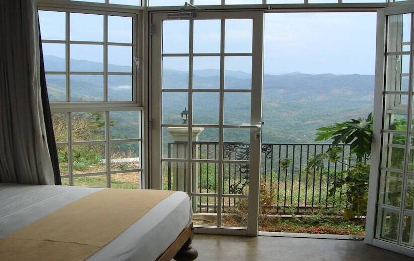 Отель Club Lespri