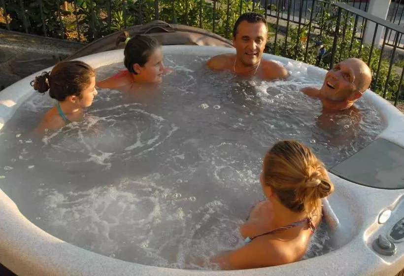 Aamiaismajoitus (B&B) Bed&Breakfast Villa Luisa