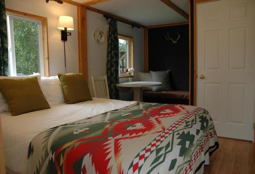 مبيت وإفطار The Rusty Antler Cabin