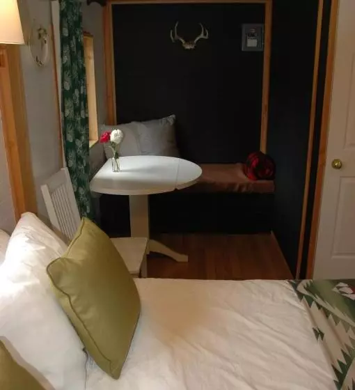 ベッドアンドブレックファースト The Rusty Antler Cabin