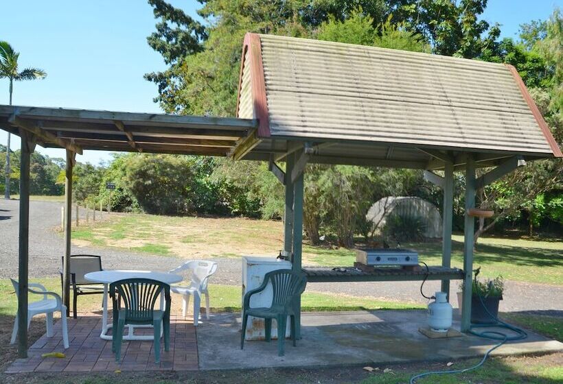 Beerwah Glasshouse Motel