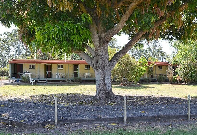 Beerwah Glasshouse Motel