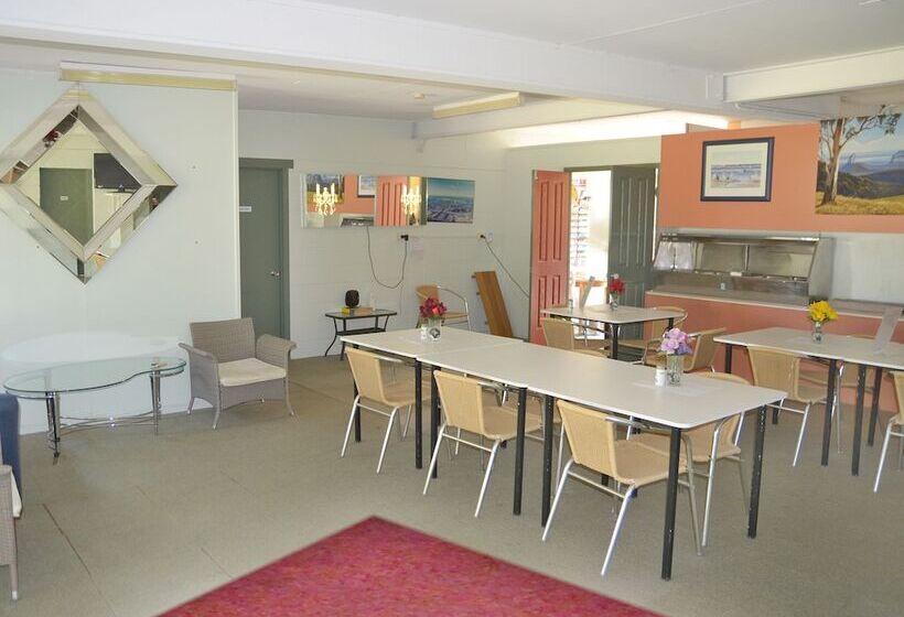 Beerwah Glasshouse Motel