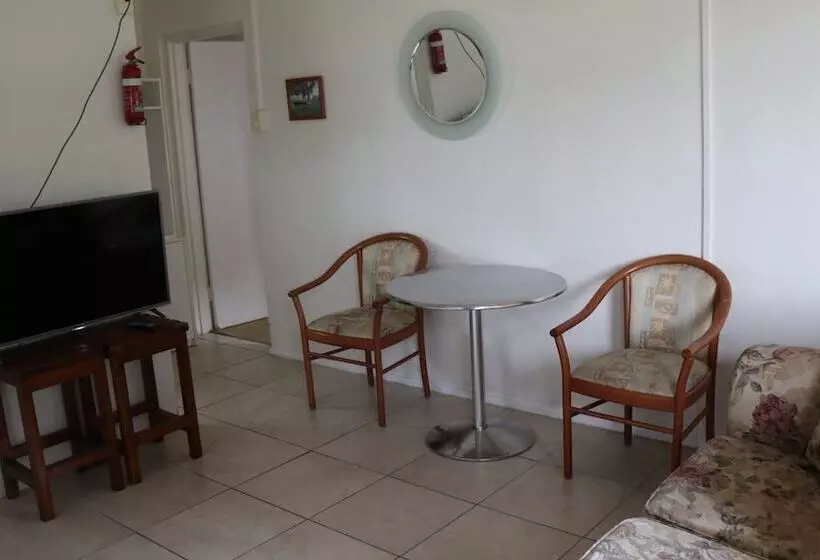 Beerwah Glasshouse Motel