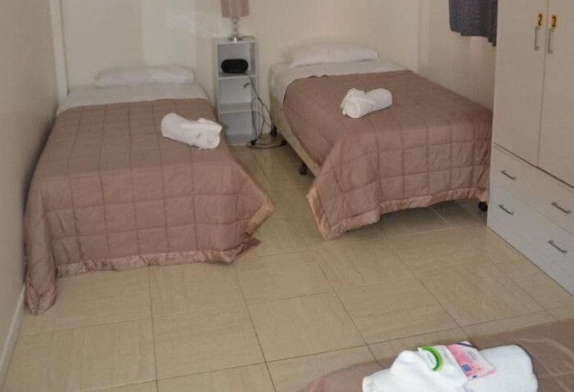 Beerwah Glasshouse Motel