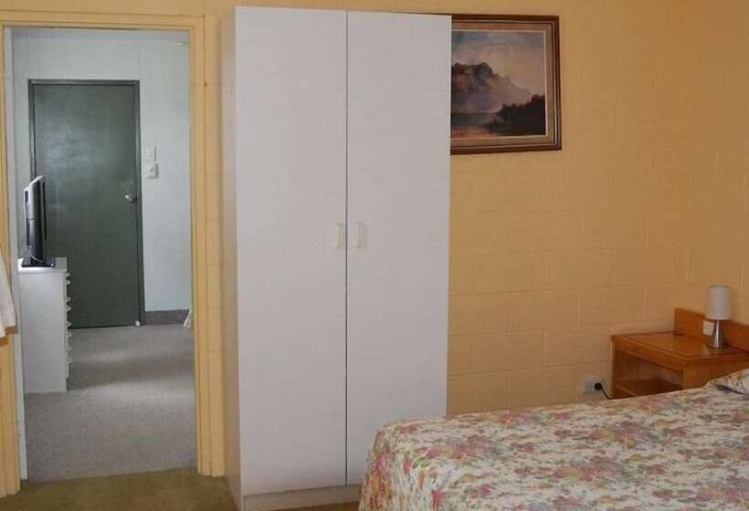 Beerwah Glasshouse Motel