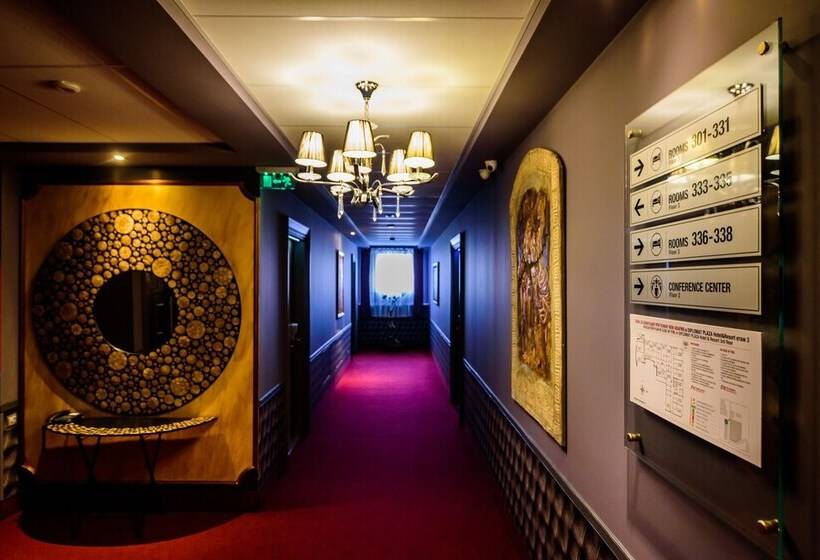 Diplomat Plaza Hotel & Resort