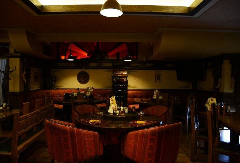 Diplomat Plaza Hotel & Resort