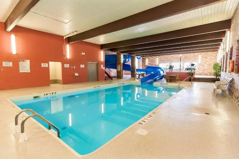 Hotel Bcminns  Lloydminster