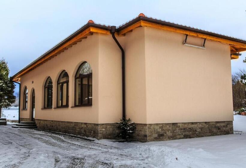 בית מלון כפרי Nikol