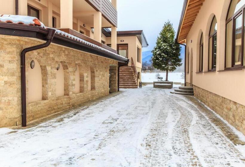 בית מלון כפרי Nikol