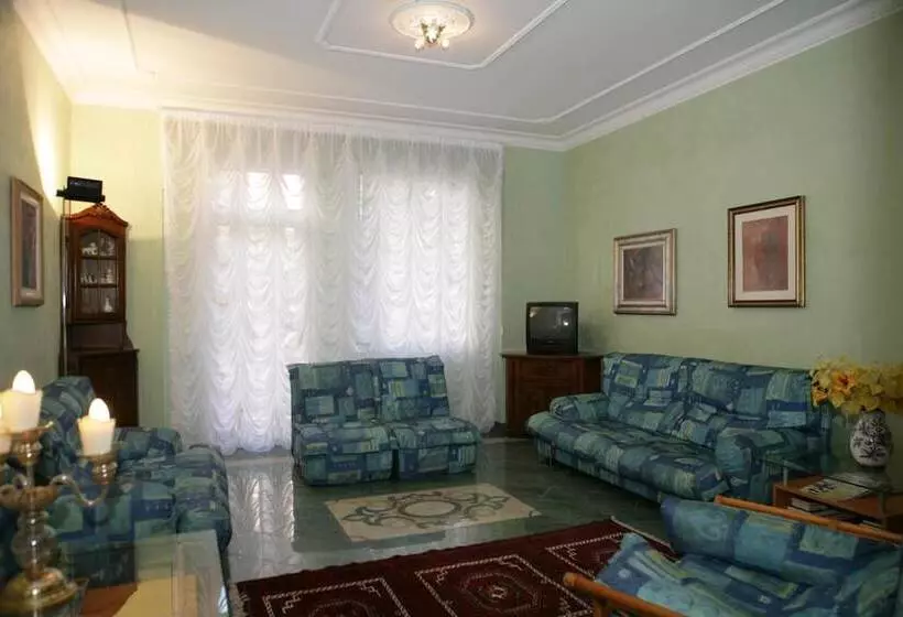 هتل Villa Rosa