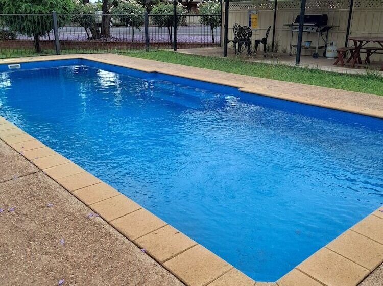 汽车旅馆  Aromet Motor Inn