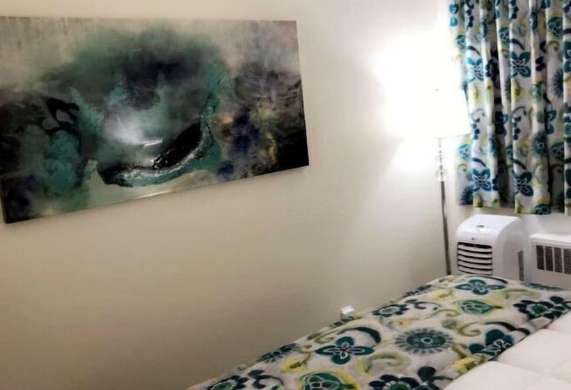 Ramada By Wyndham West Edmonton Hotel & Suites