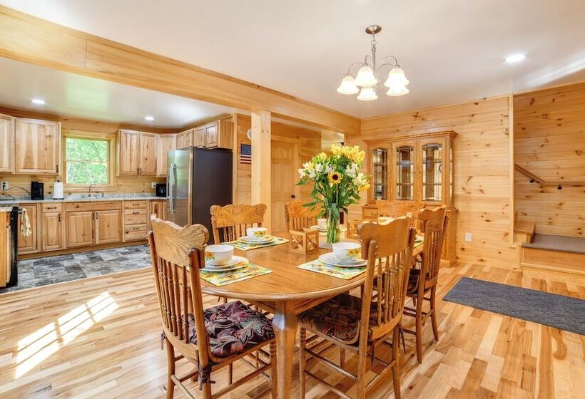 Creekside Cabin In Bainbridge W/ Wraparound Deck!