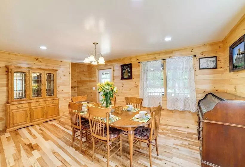 Creekside Cabin In Bainbridge W/ Wraparound Deck!