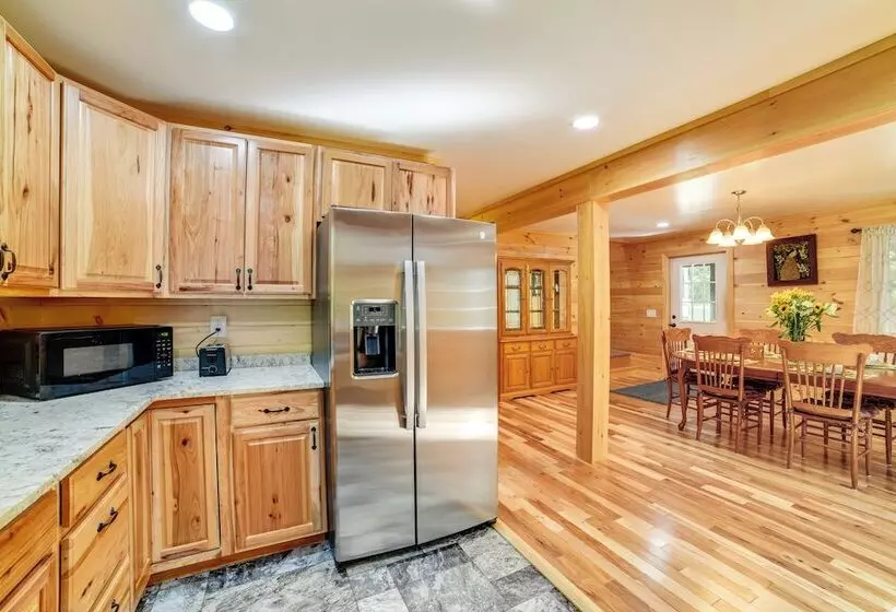 Creekside Cabin In Bainbridge W/ Wraparound Deck!