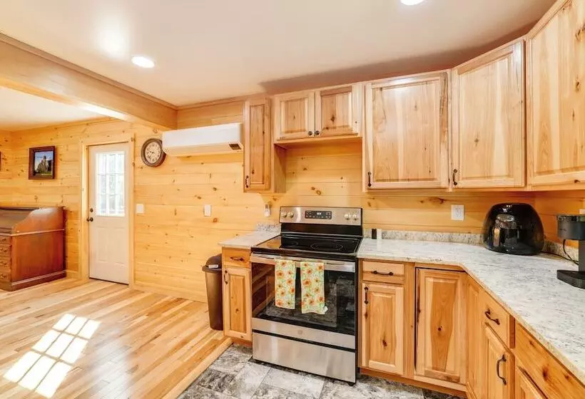 Creekside Cabin In Bainbridge W/ Wraparound Deck!