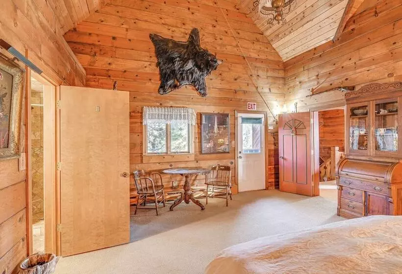 Grand Mountain Chalet W/ Hot Tub & Mountain Views