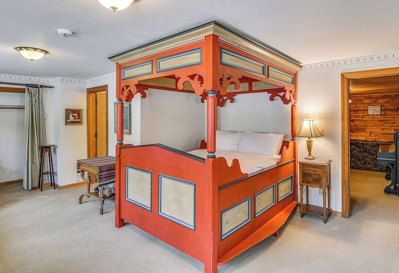 Grand Mountain Chalet W/ Hot Tub & Mountain Views