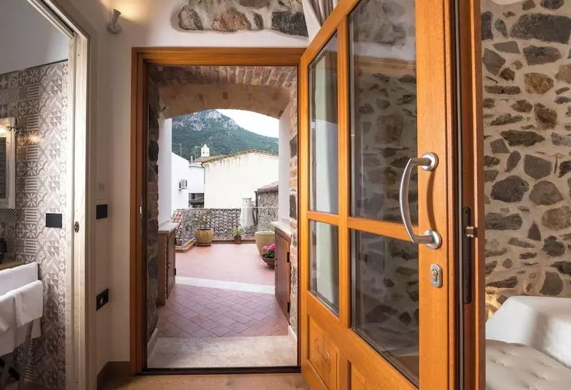 Hotelli Domo Incantos