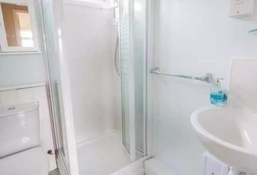 Hotelli Lovely Lodge Next To The Mansion House Llansteffan