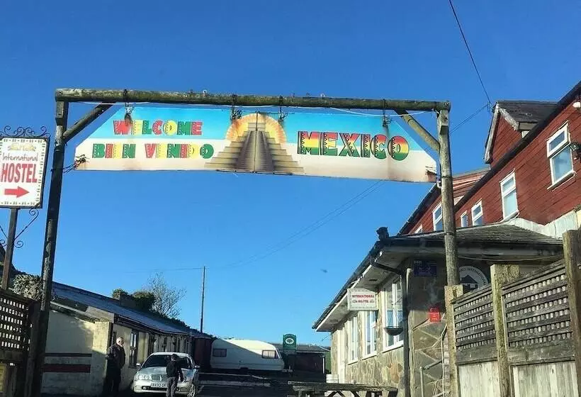 Hotelli Lovely Lodge Next To The Mansion House Llansteffan