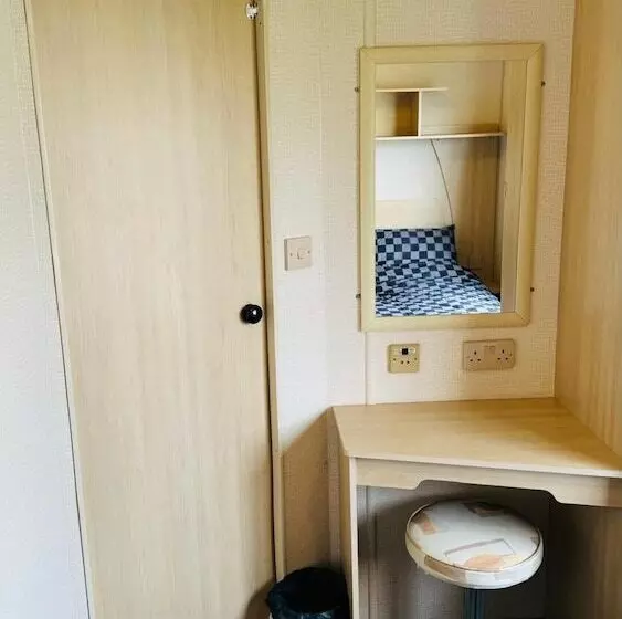 Hotelli Seaside Charm Carvan In Leys Down On Sea