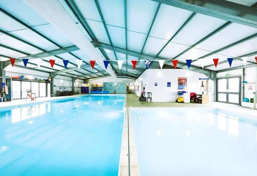 Отель Seaside Charm Carvan In Leys Down On Sea