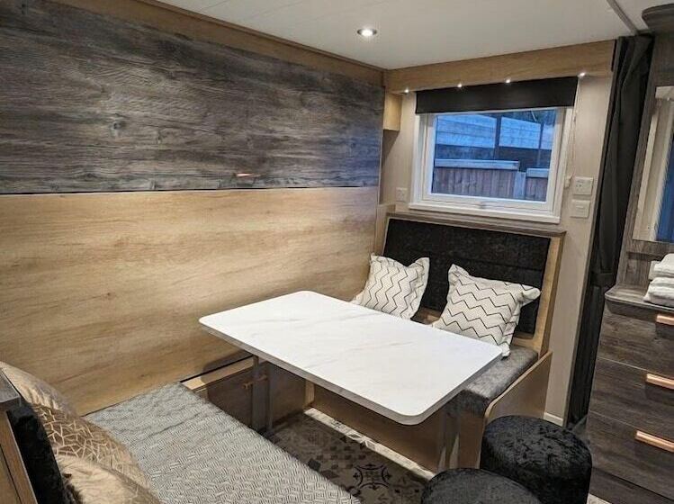 Hotel Woods Meadow Glamping