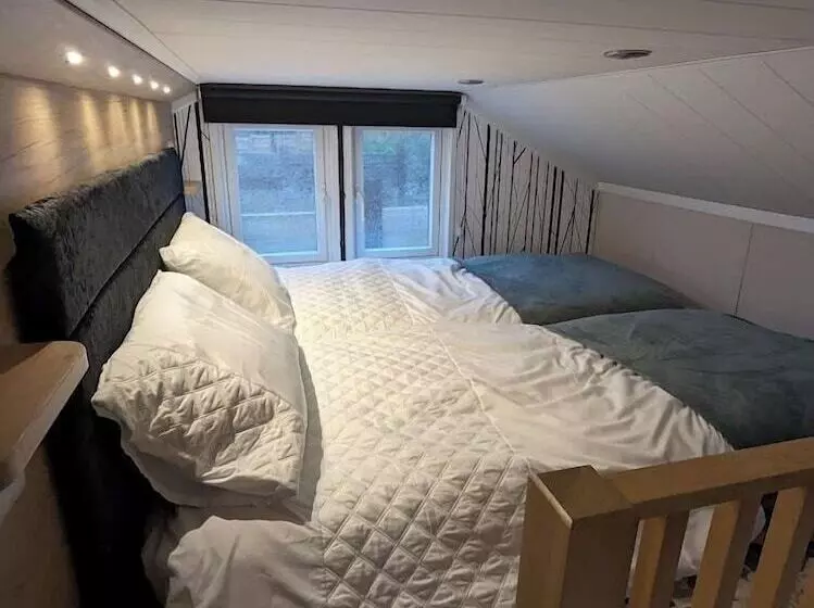 Hotelli Woods Meadow Glamping