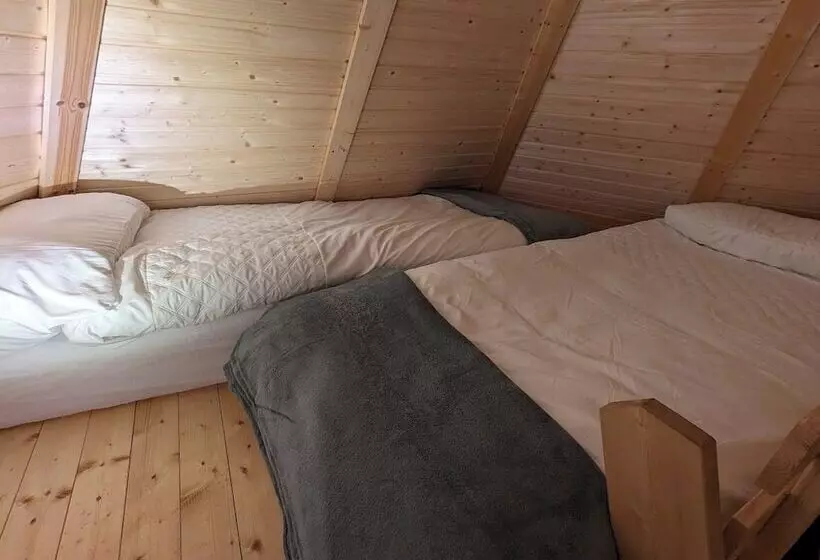 Hotelli Woods Meadow Glamping