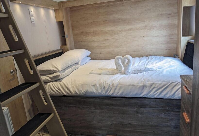 Hotel Woods Meadow Glamping