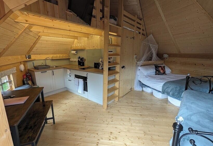 Hotel Woods Meadow Glamping