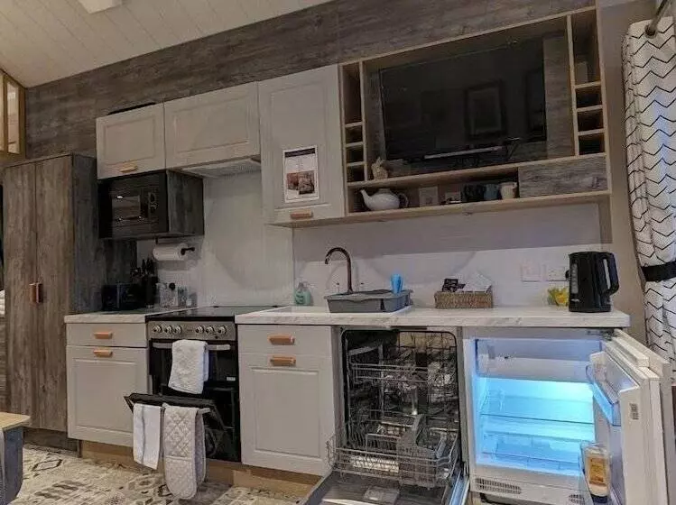 Hotelli Woods Meadow Glamping